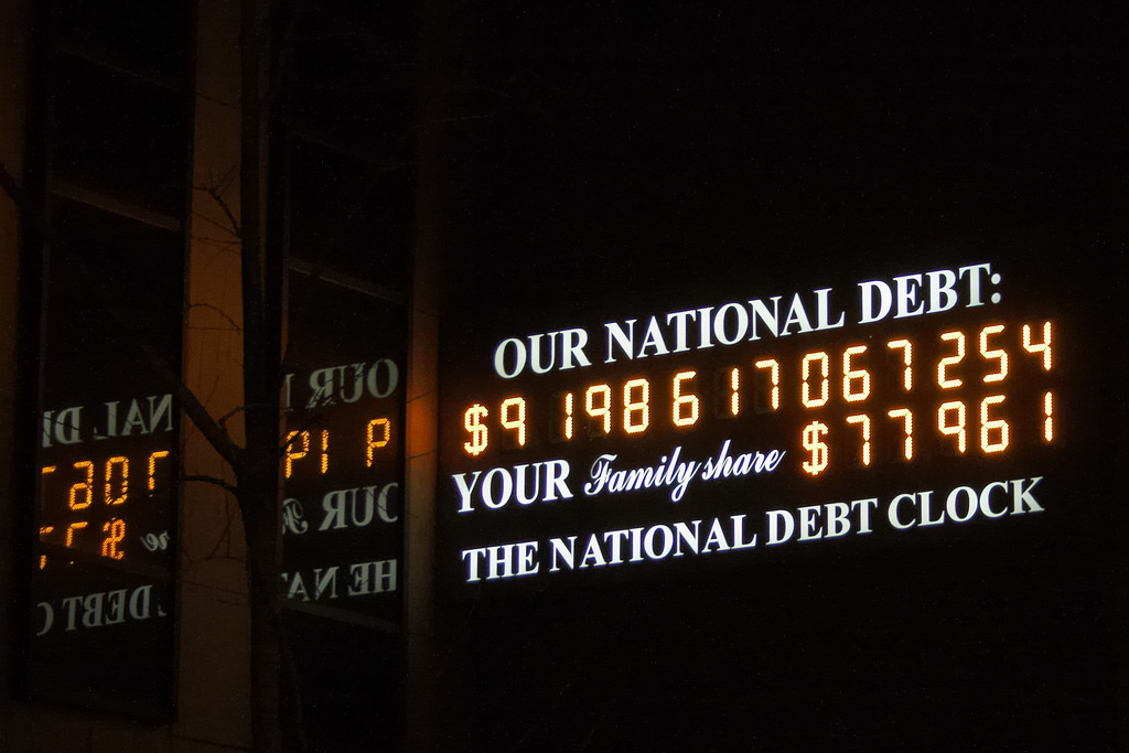 Счетчик долгов в реальном времени. Счётчик национального долга США. Табло национального долга США. Табло с долгом США. Счётчик национального долга США 2022.